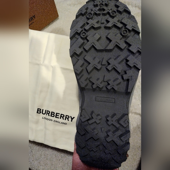 Burberry Arthur M Story Trainers - Picture 11 of 16